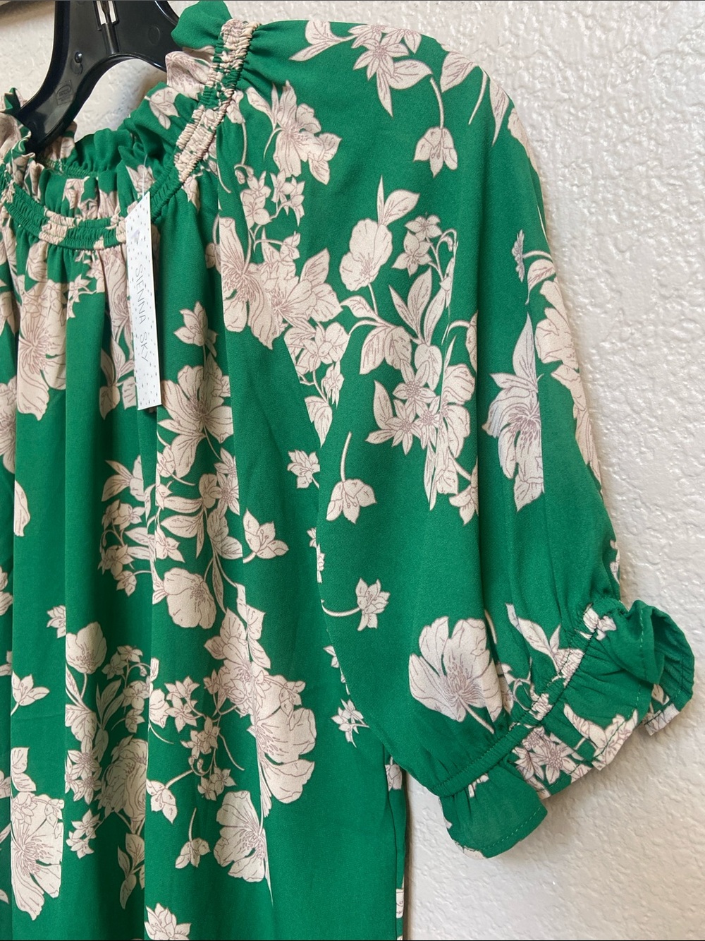 2/$20 Sale* Beautiful green blouse with floral print, size S, by Sienna Sky. NWT - Picture 10 of 16